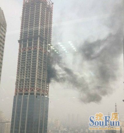 无锡第一高楼市中心苏宁广场附近着火啦,有图