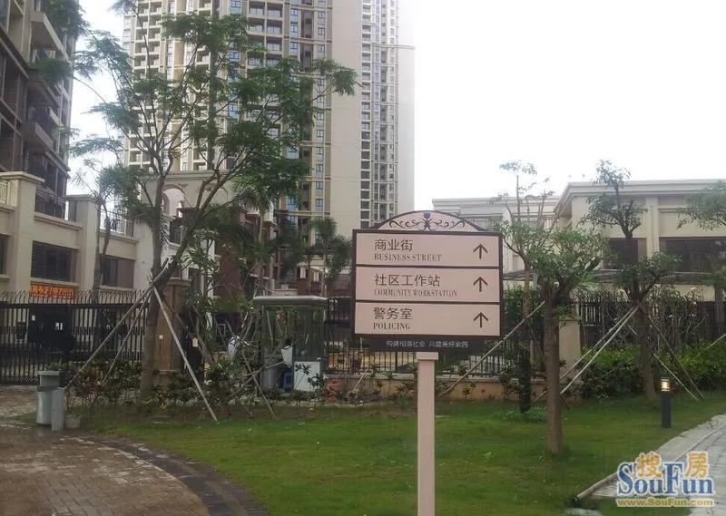 天颂雅苑入住之后带来最新内部园林环境~非常不错!