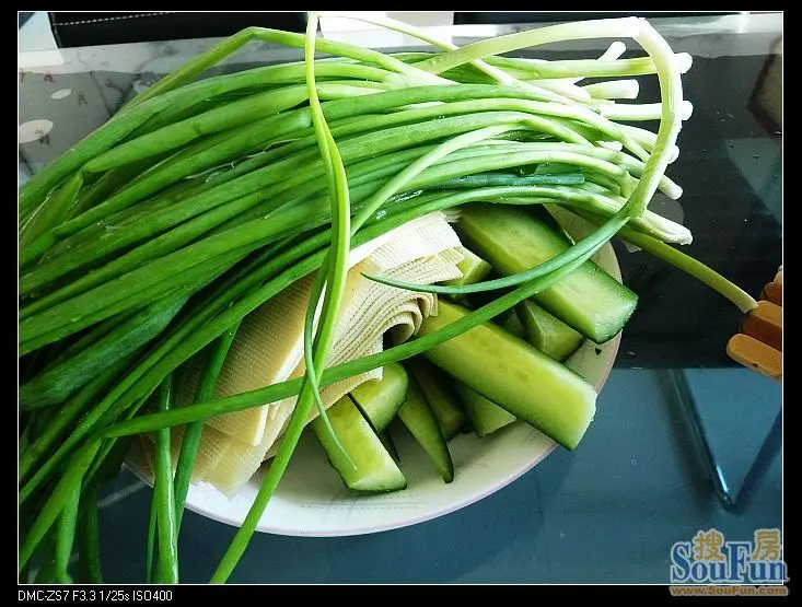 小蔥,黃瓜和幹豆腐(這邊叫千張)